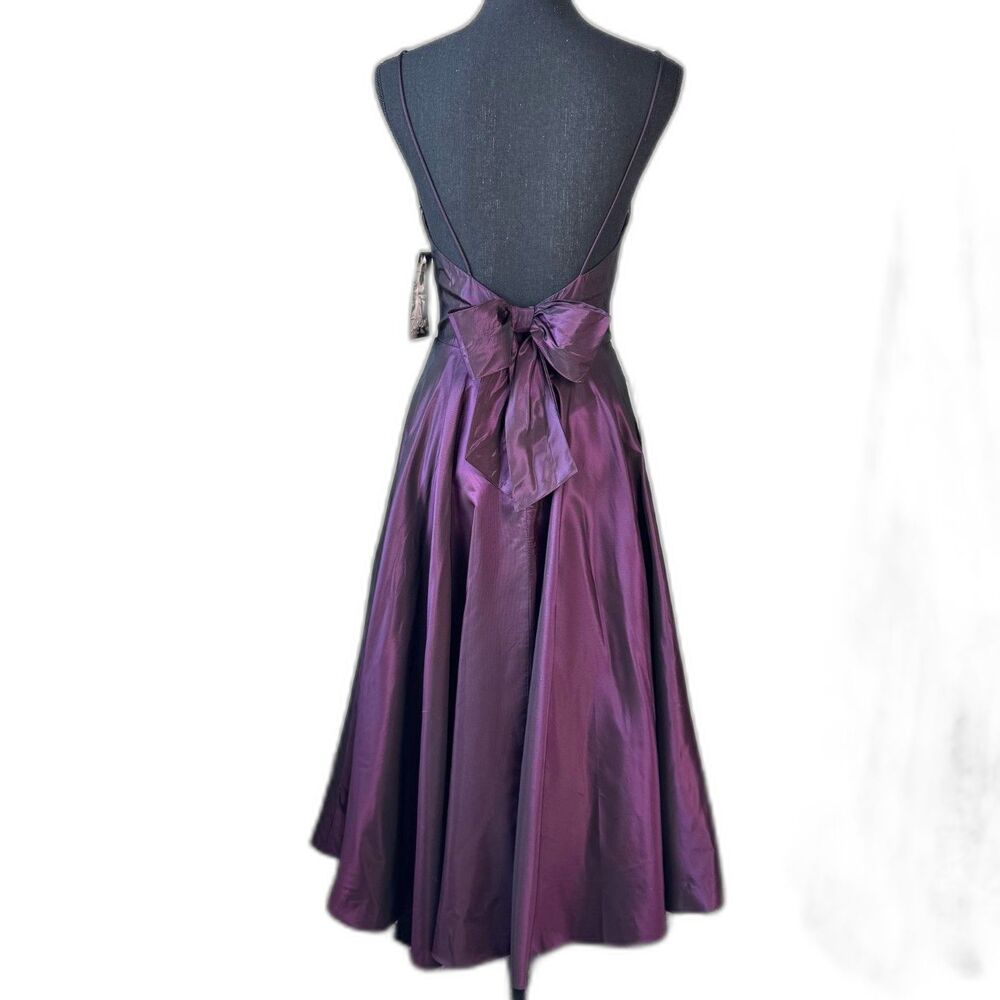 Size 8 Vintage Deadstock Zum Zum purple iridescent tea-length formal dress 10623